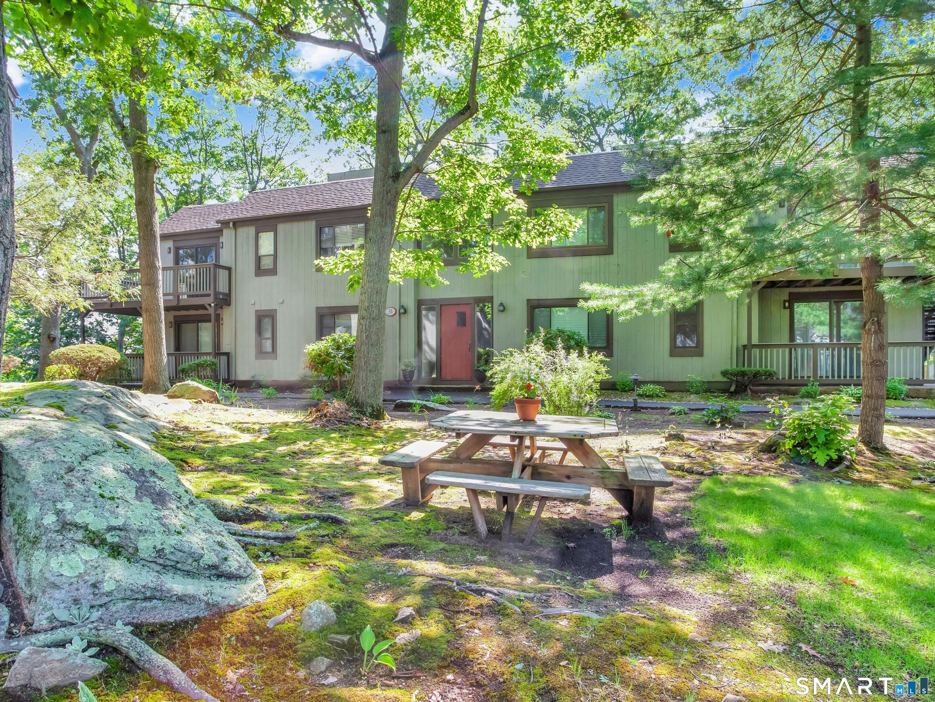 31 Harbour Village Branford CT 06405