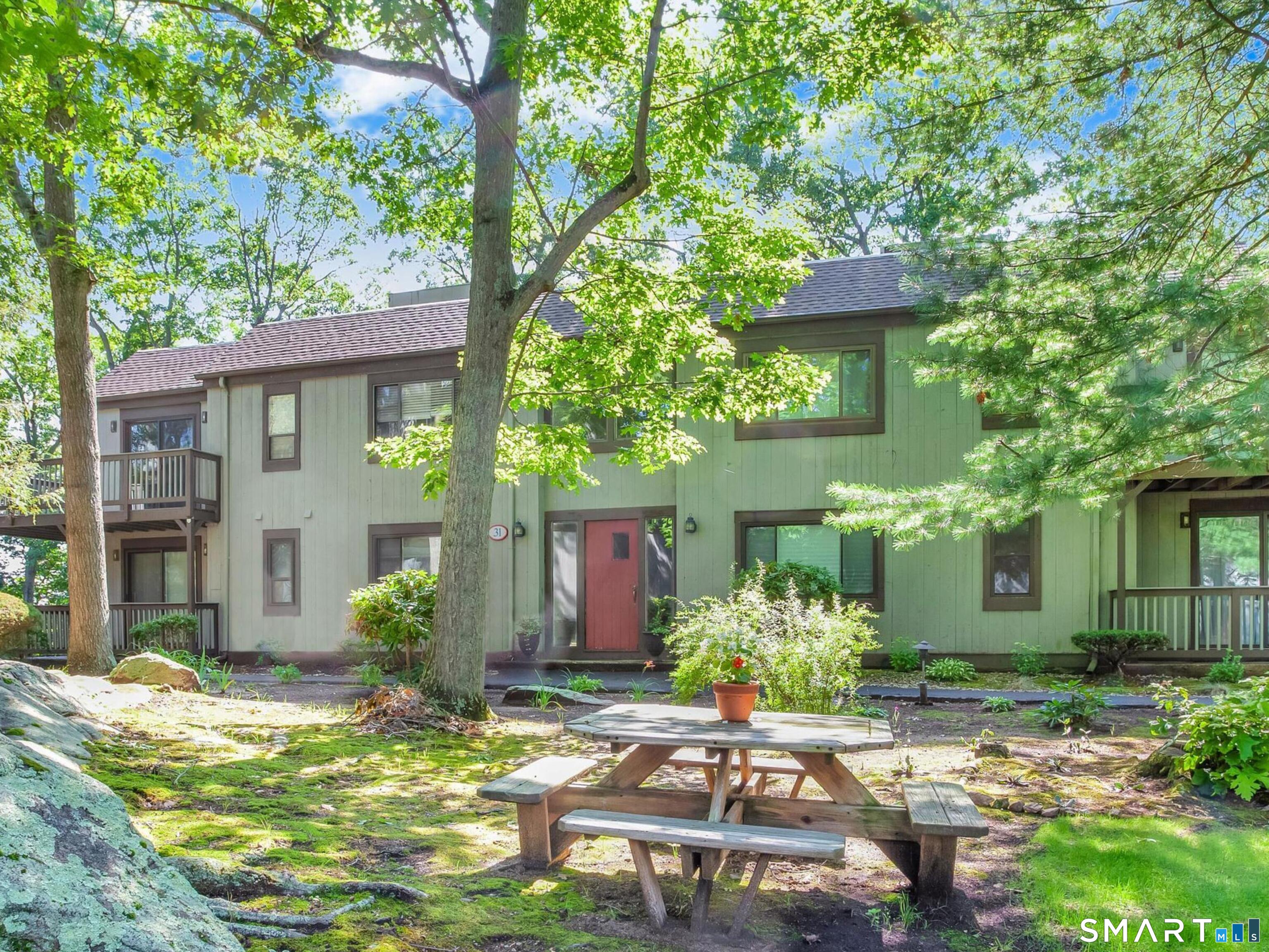 31 Harbour Village Branford CT 06405