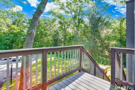 31 Harbour Village Branford CT 06405