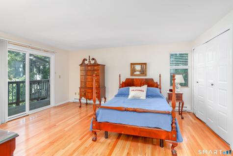31 Harbour Village Branford CT 06405