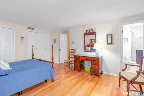 31 Harbour Village Branford CT 06405