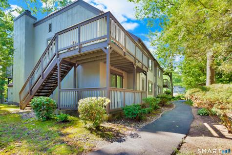 31 Harbour Village Branford CT 06405