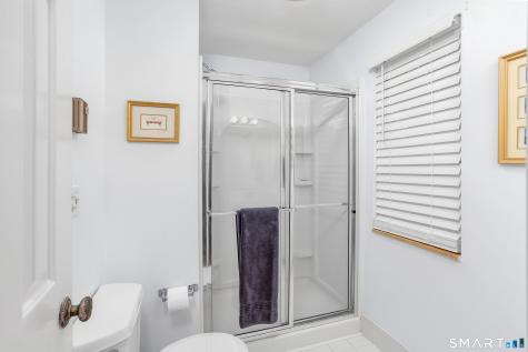 31 Harbour Village Branford CT 06405