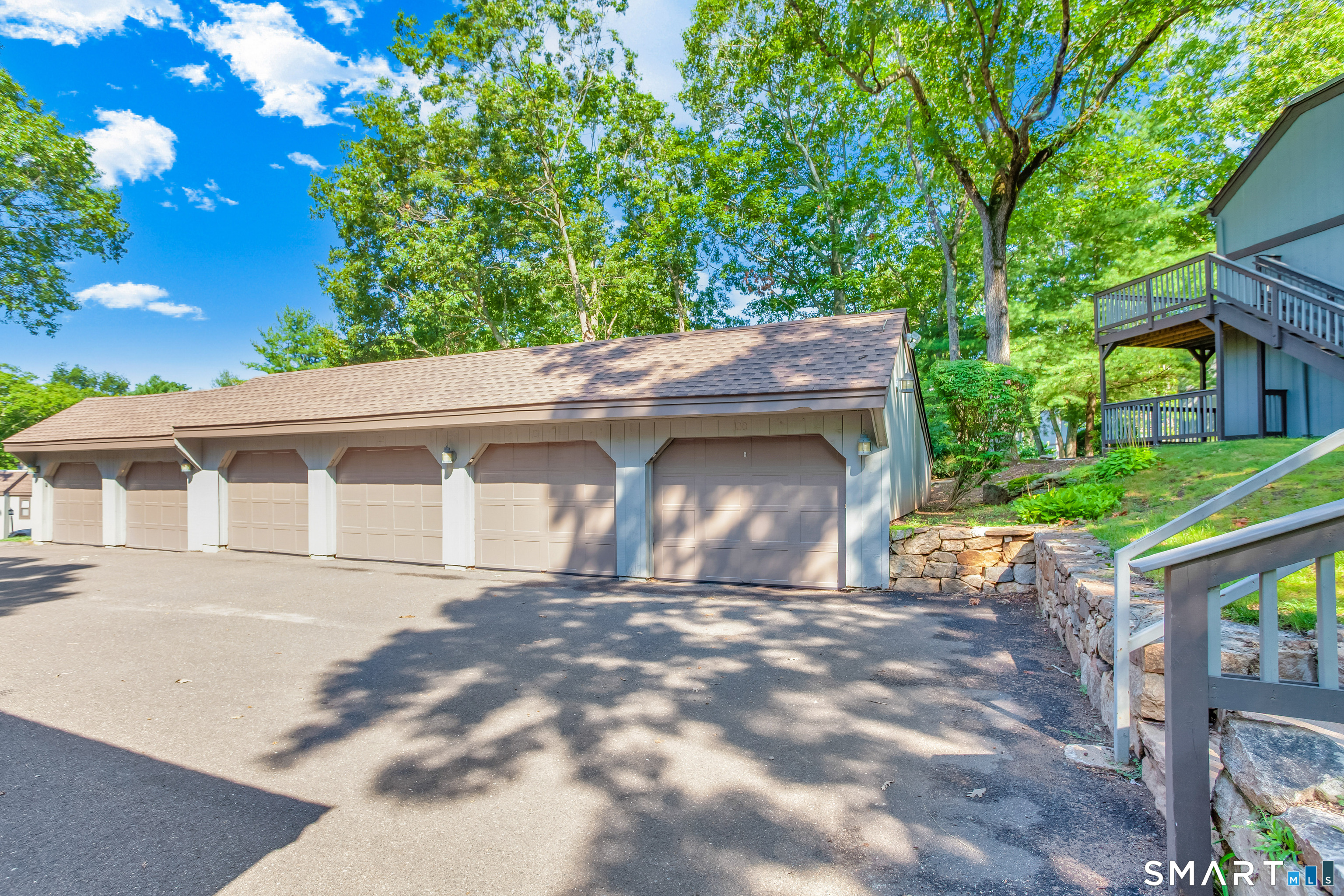 31 Harbour Village Branford CT 06405