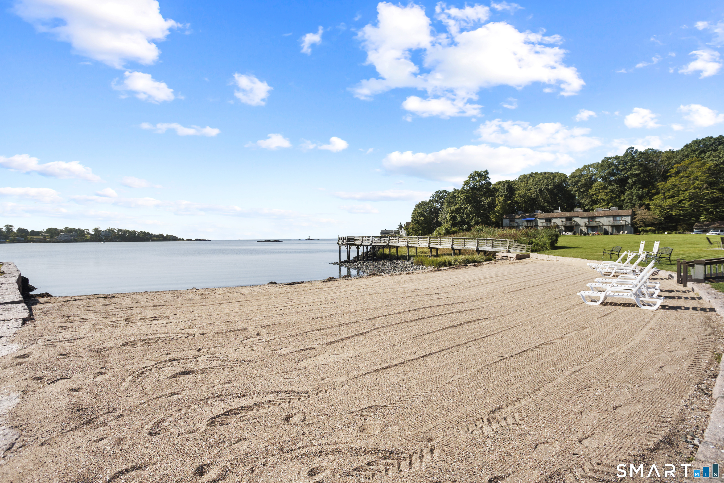 31 Harbour Village Branford CT 06405