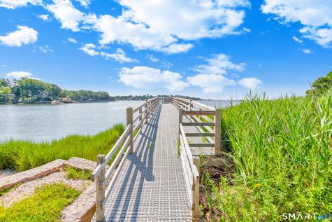 31 Harbour Village Branford CT 06405