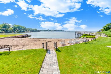 31 Harbour Village Branford CT 06405