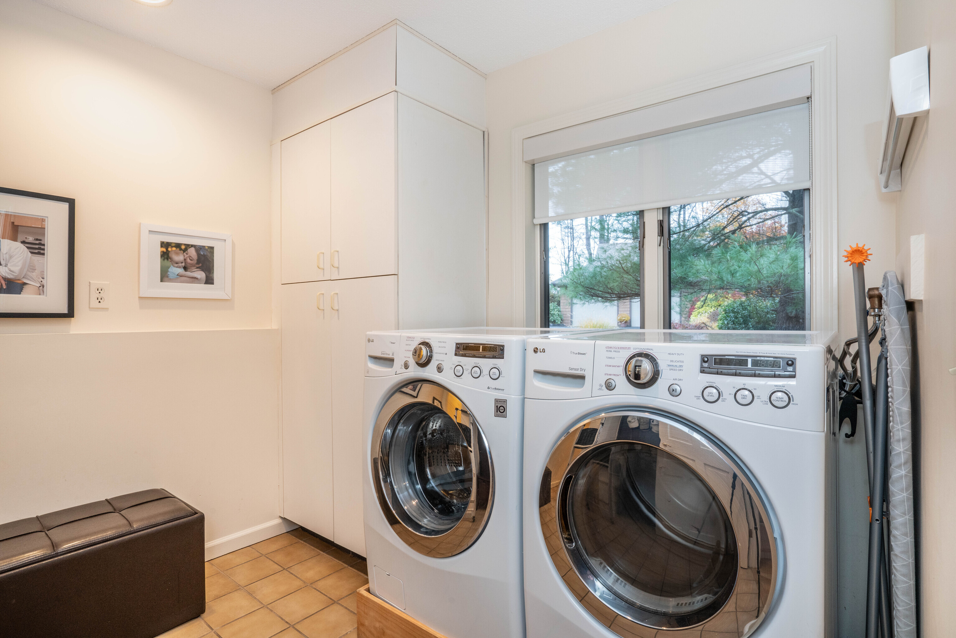 34 Cary Lane Bloomfield CT 06002