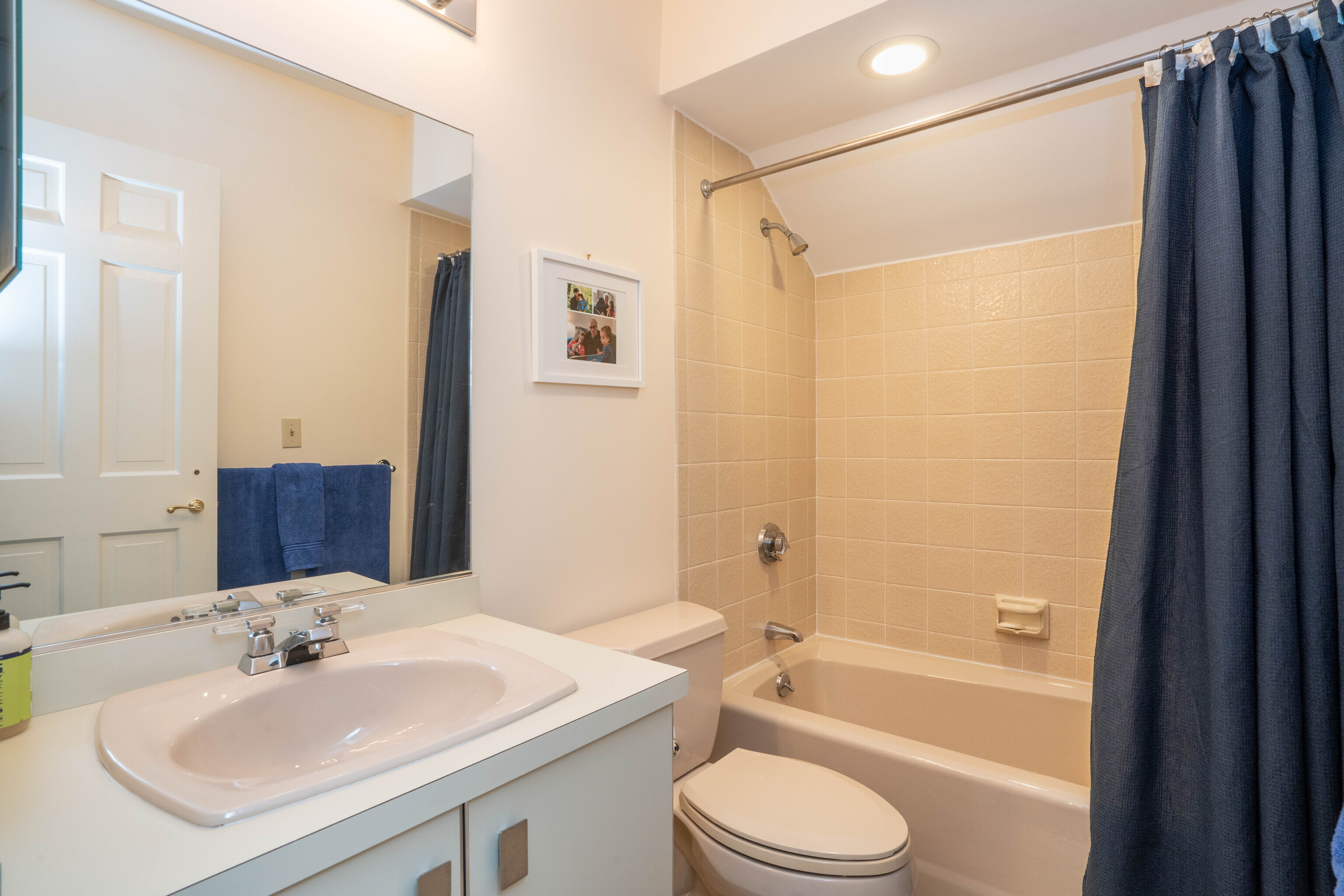 34 Cary Lane Bloomfield CT 06002