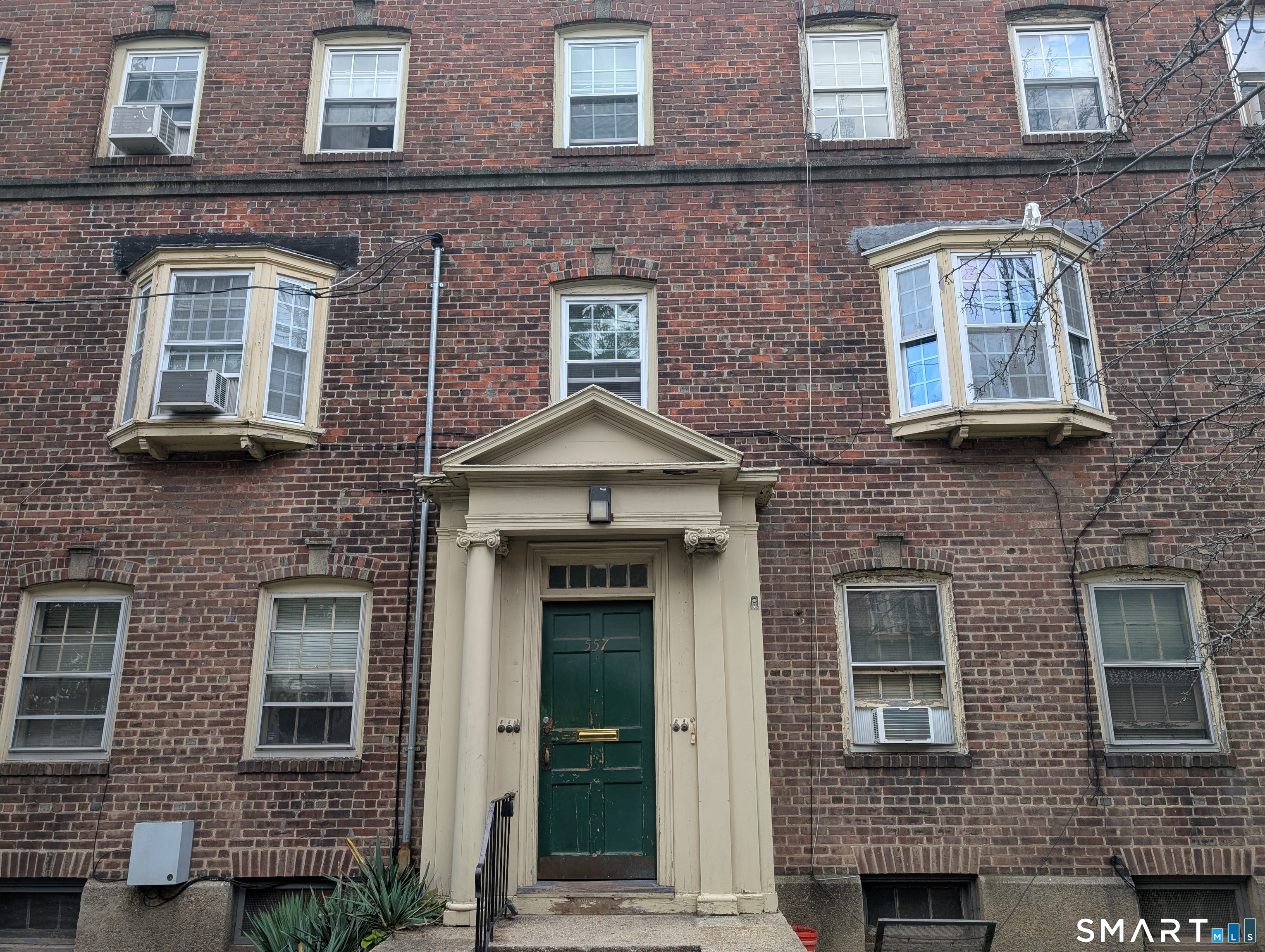 557 Wilmot Avenue Bridgeport CT 06607