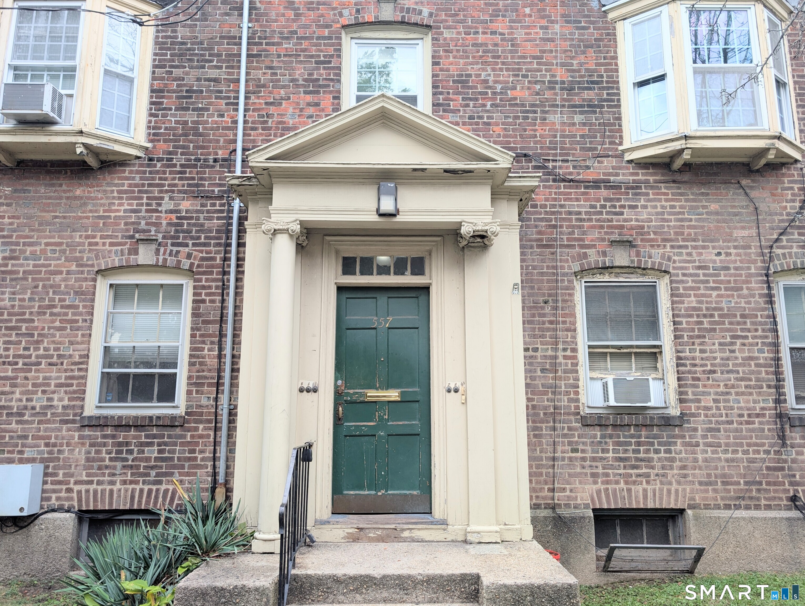 557 Wilmot Avenue Bridgeport CT 06607