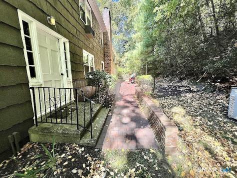 22 Pilgrim Trail Woodbury CT 06798