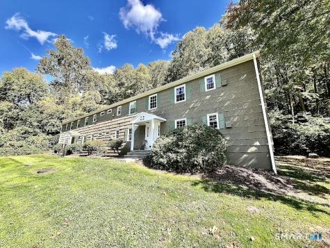 22 Pilgrim Trail Woodbury CT 06798