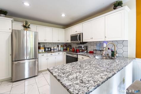 3 Centerbrook Court Avon CT 06001