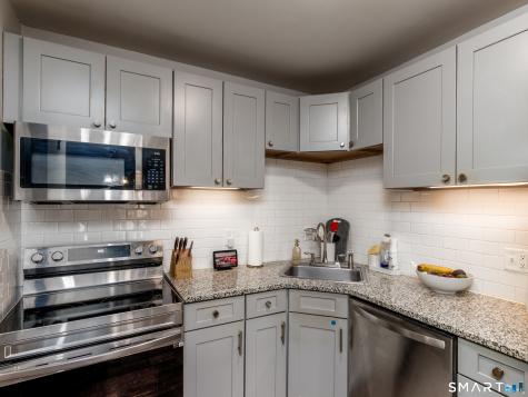 153 Bull Hill Lane West Haven CT 06516
