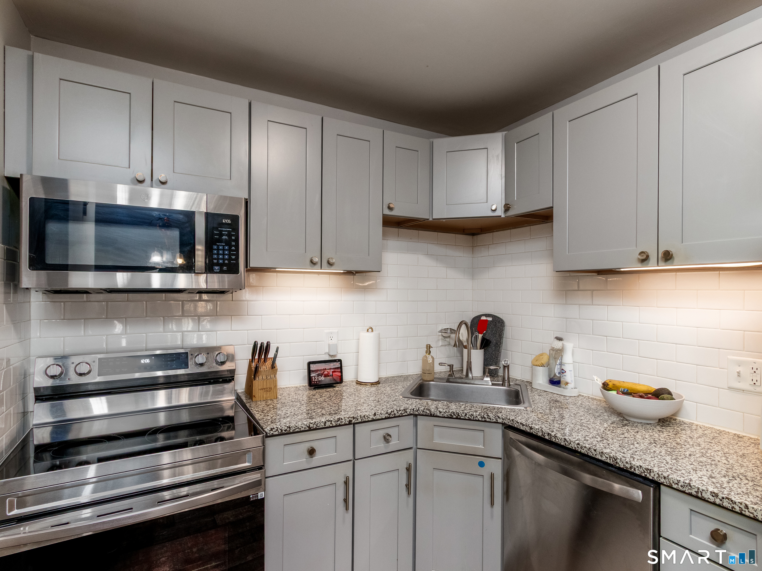 153 Bull Hill Lane West Haven CT 06516