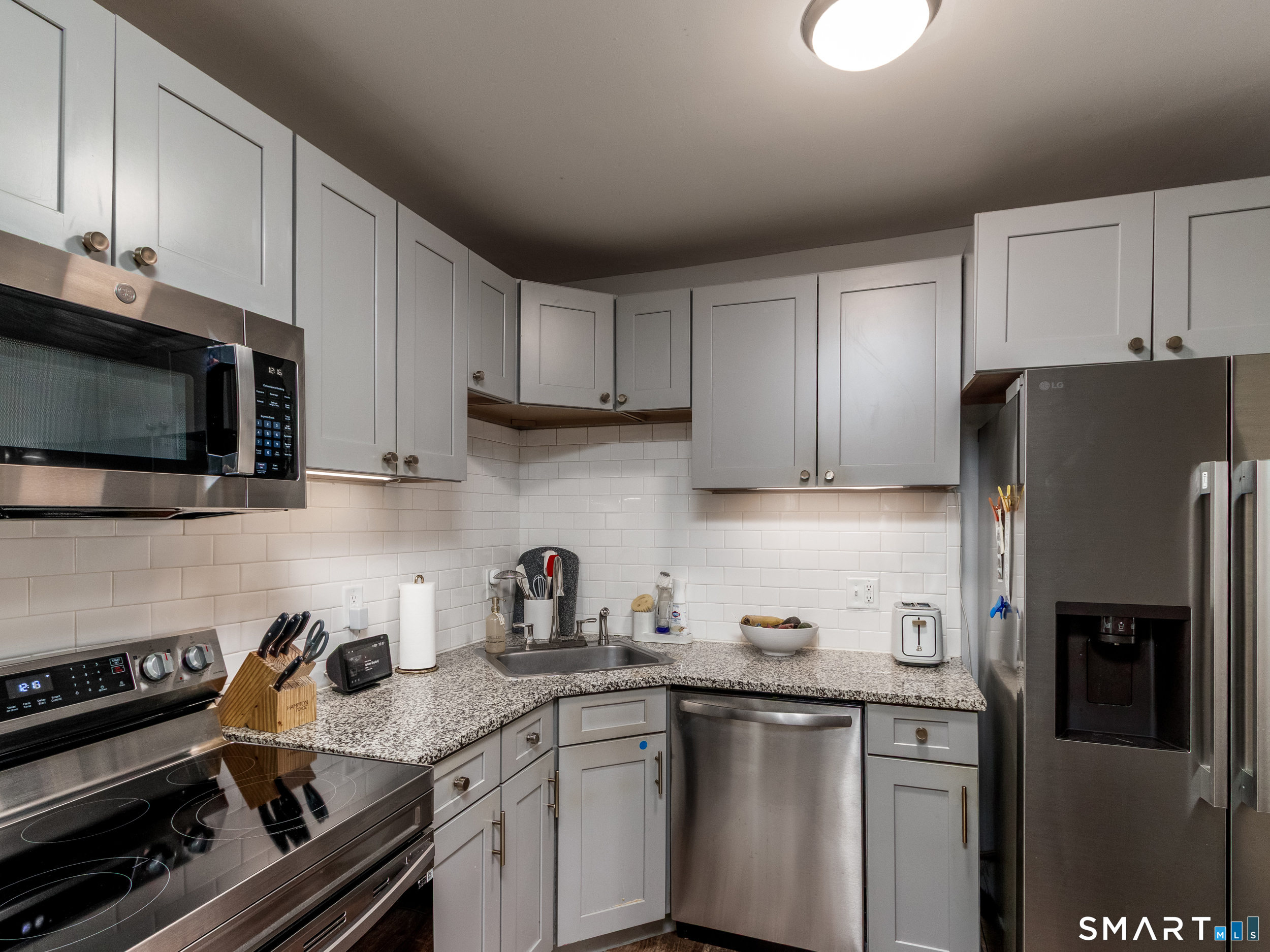 153 Bull Hill Lane West Haven CT 06516