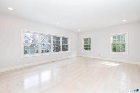 6 Wyeth Drive Bloomfield CT 06002
