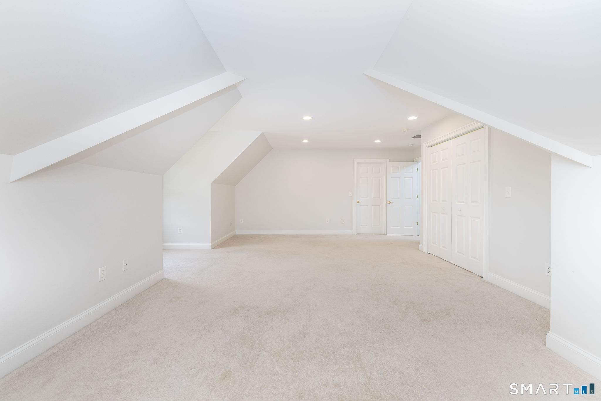 6 Wyeth Drive Bloomfield CT 06002