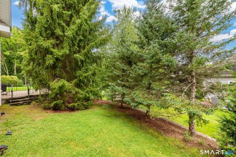 6 Wyeth Drive Bloomfield CT 06002