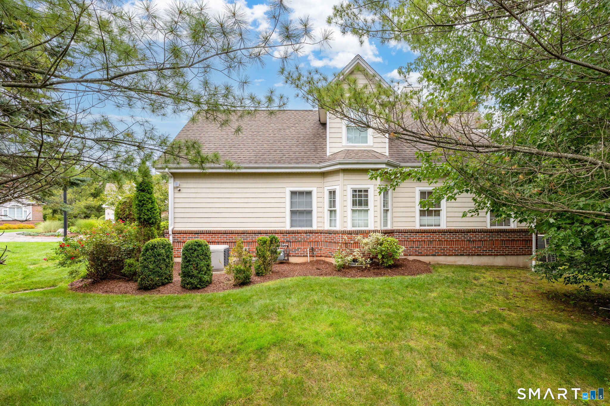 6 Wyeth Drive Bloomfield CT 06002
