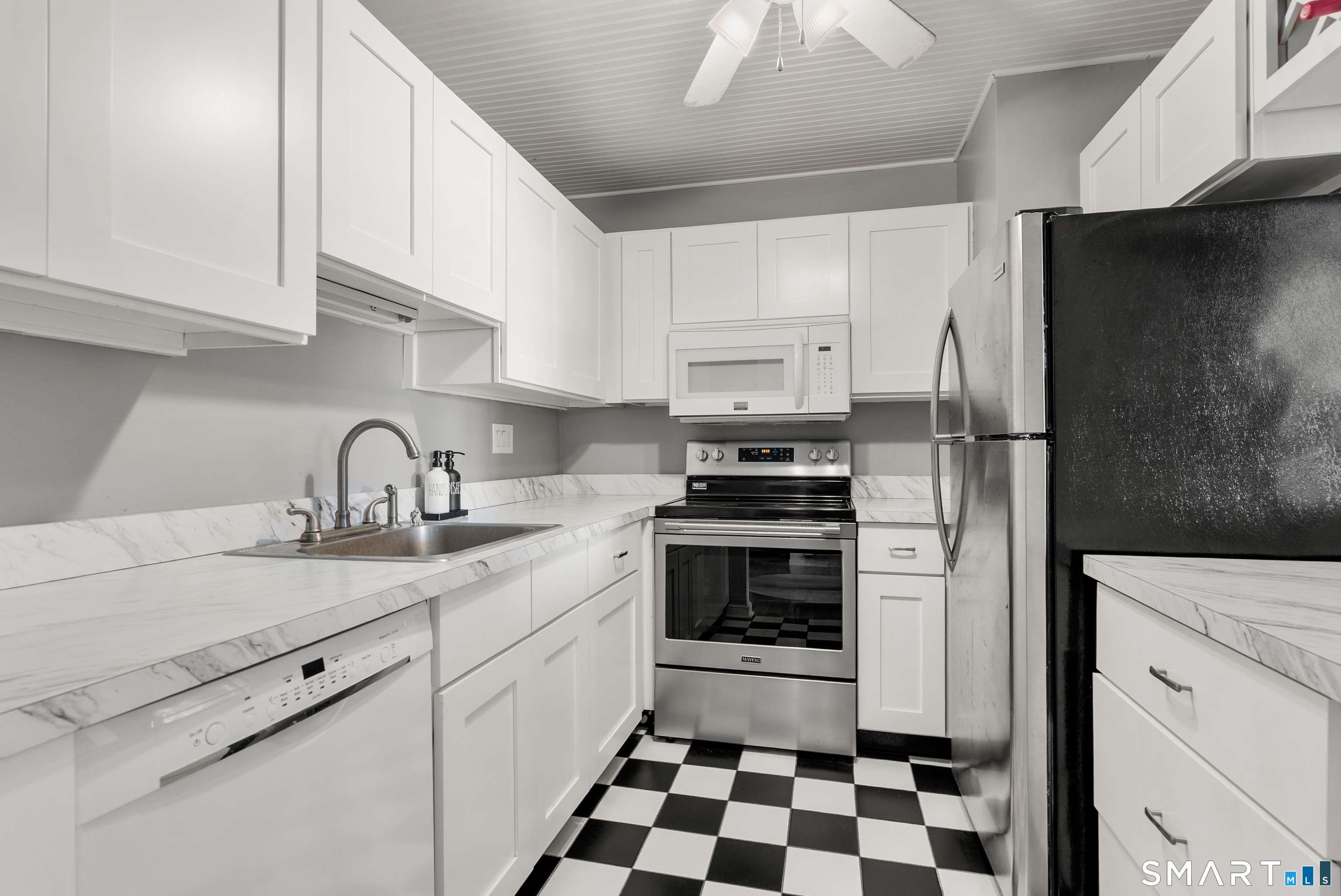 175 South End Road East Haven CT 06512