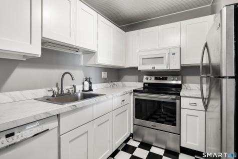 175 South End Road East Haven CT 06512