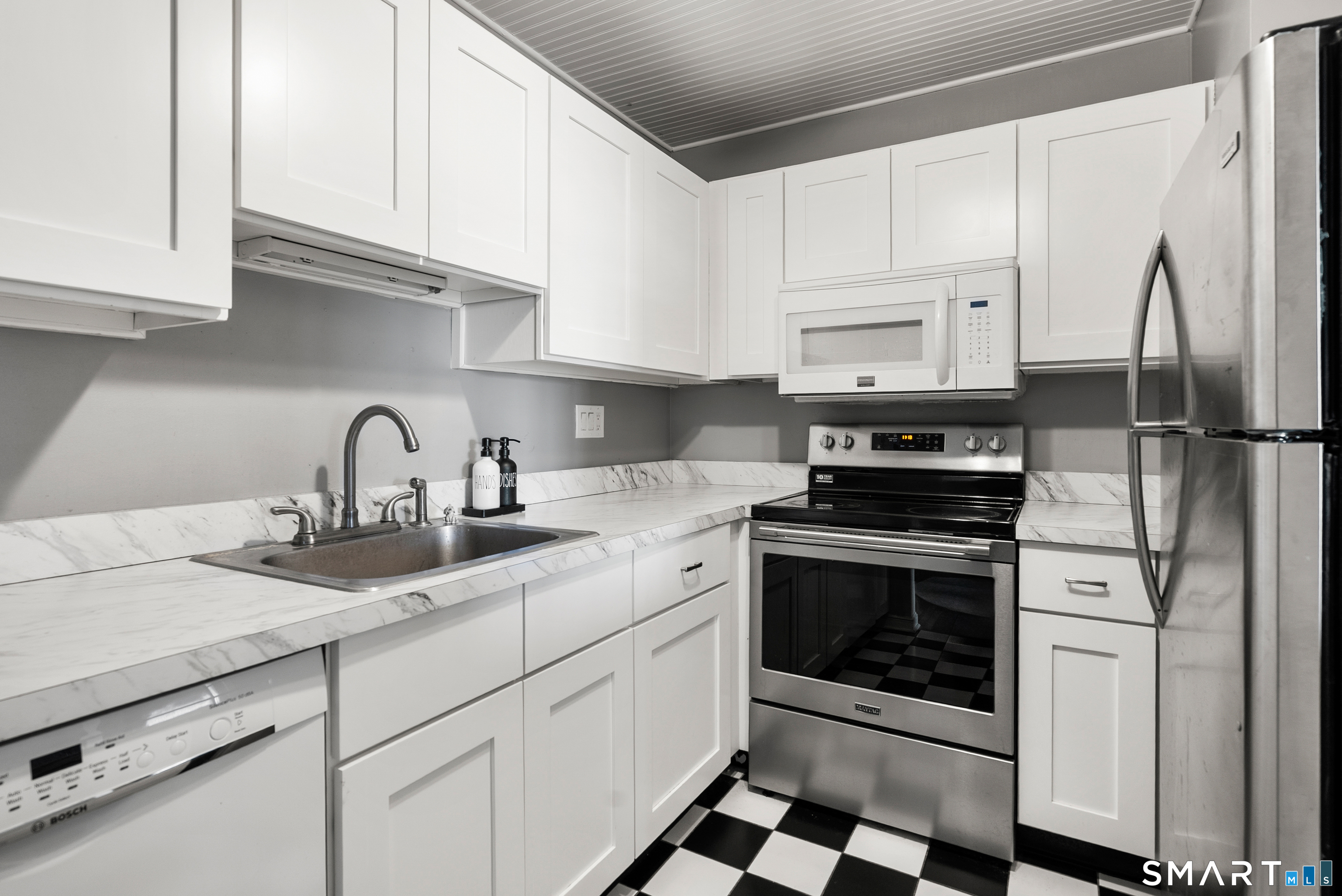 175 South End Road East Haven CT 06512