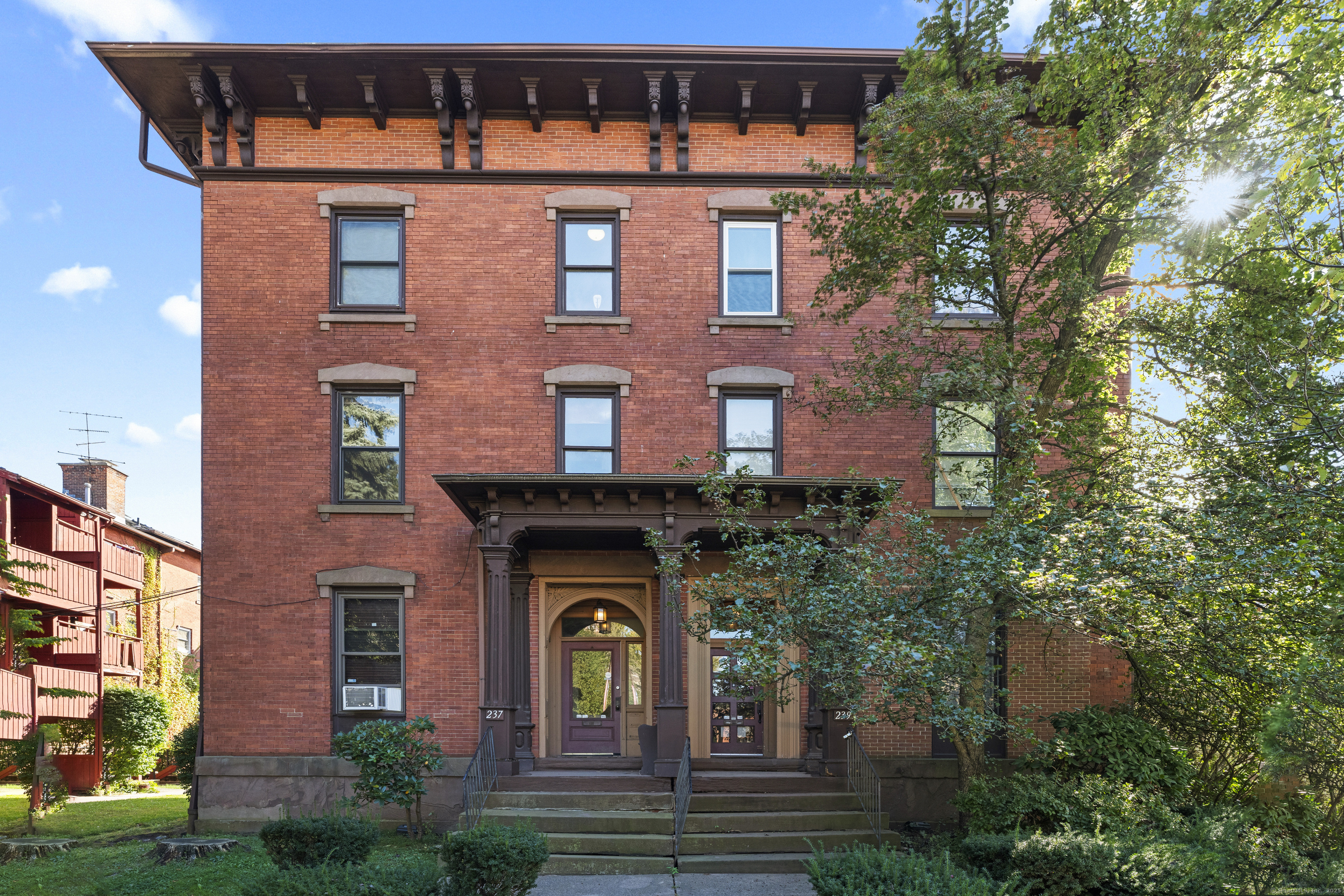 237 Farmington Avenue Hartford CT 06105