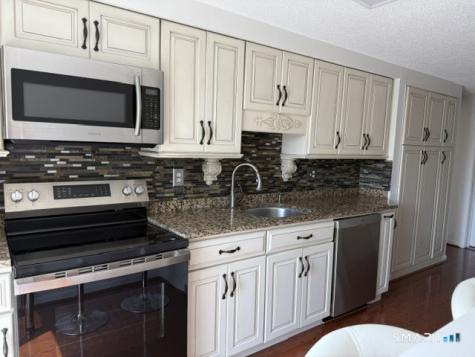 1 Avon Dale Road Cromwell CT 06416