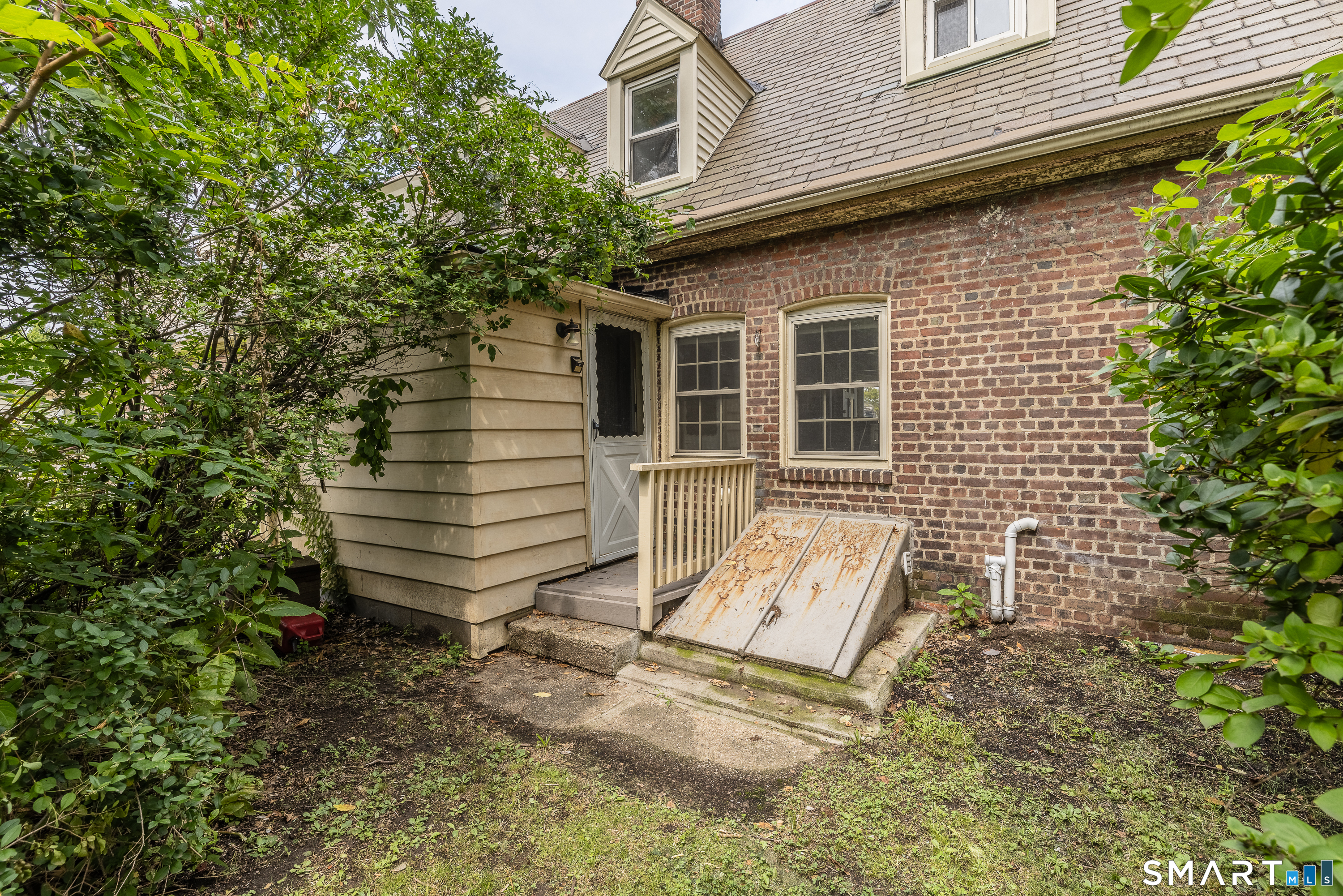 429 Iranistan Avenue Bridgeport CT 06604