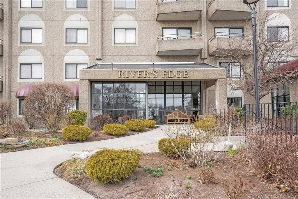 111 Dekoven Drive Middletown CT 06457