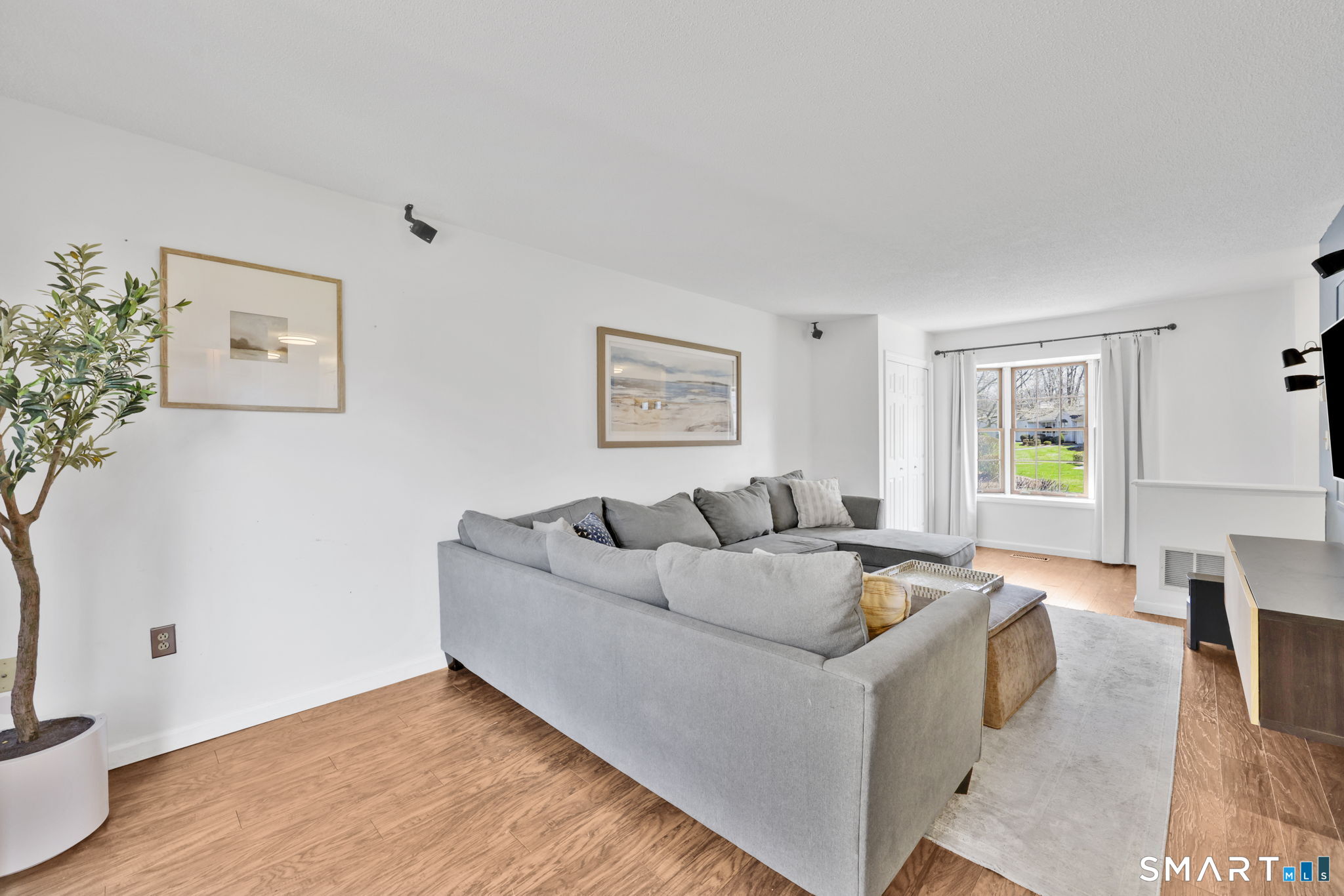104 Carriage House Enfield CT 06082