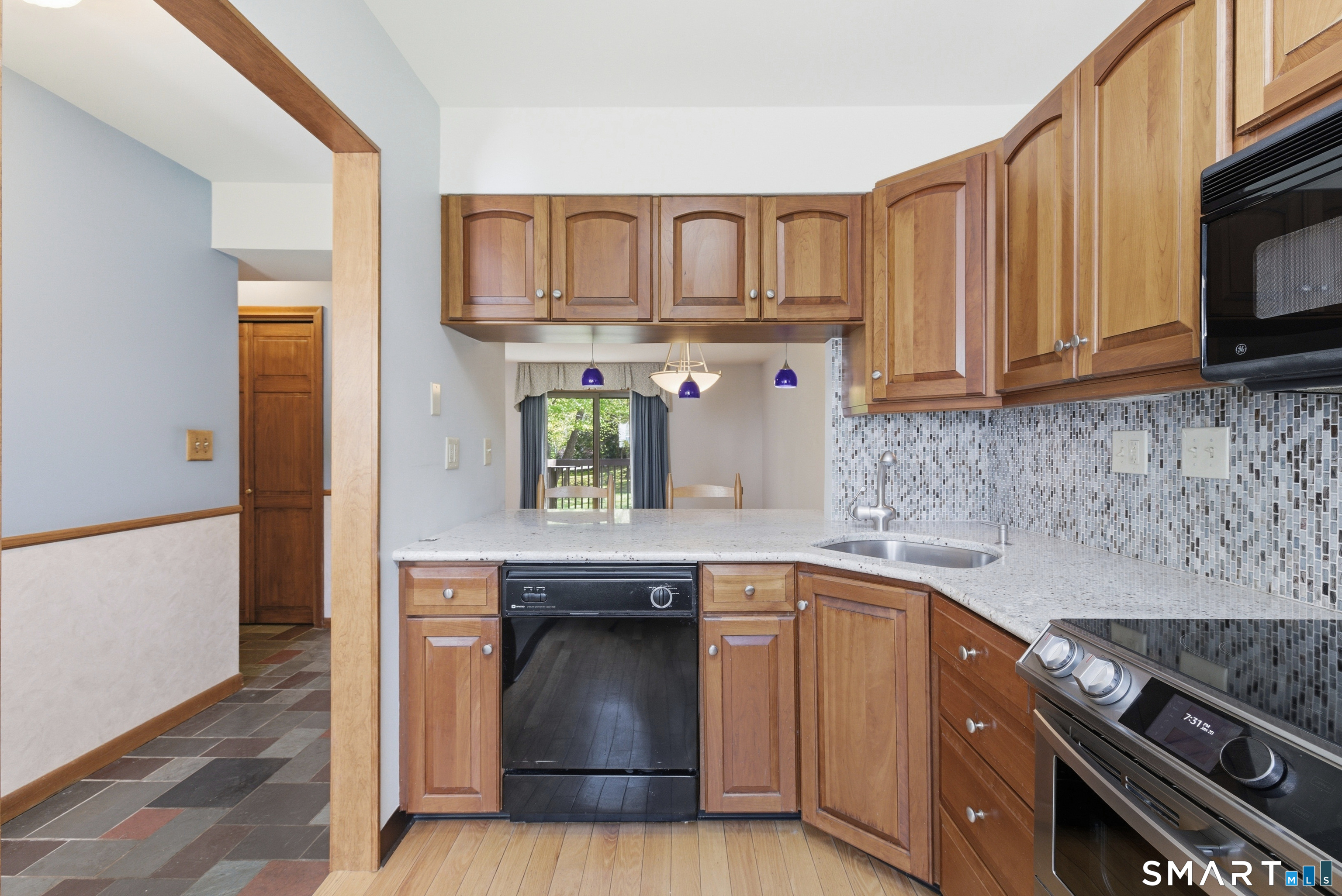 14 Lilac Lane Farmington CT 06032