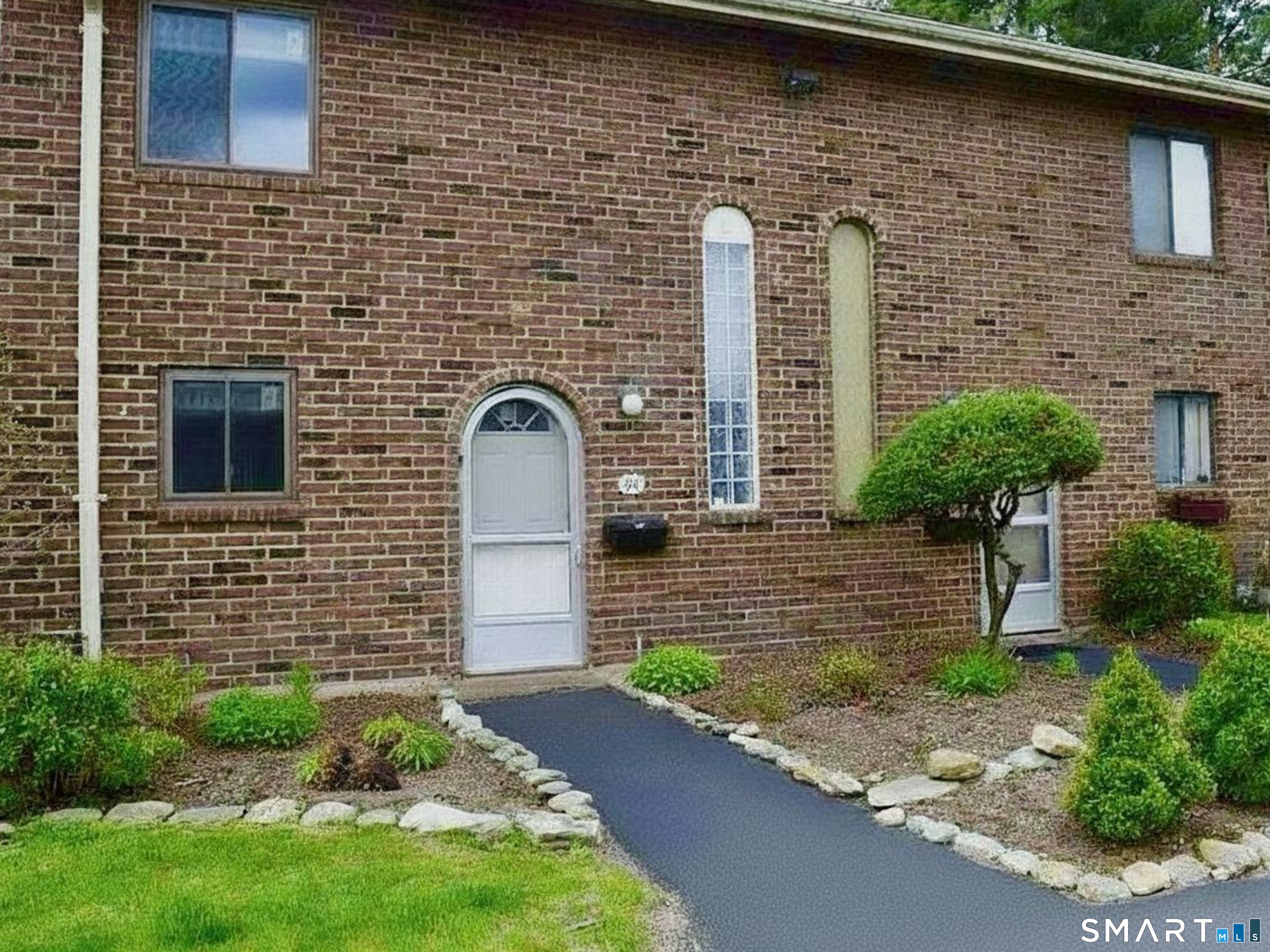 94 Wakefield Circle East Hartford CT 06118