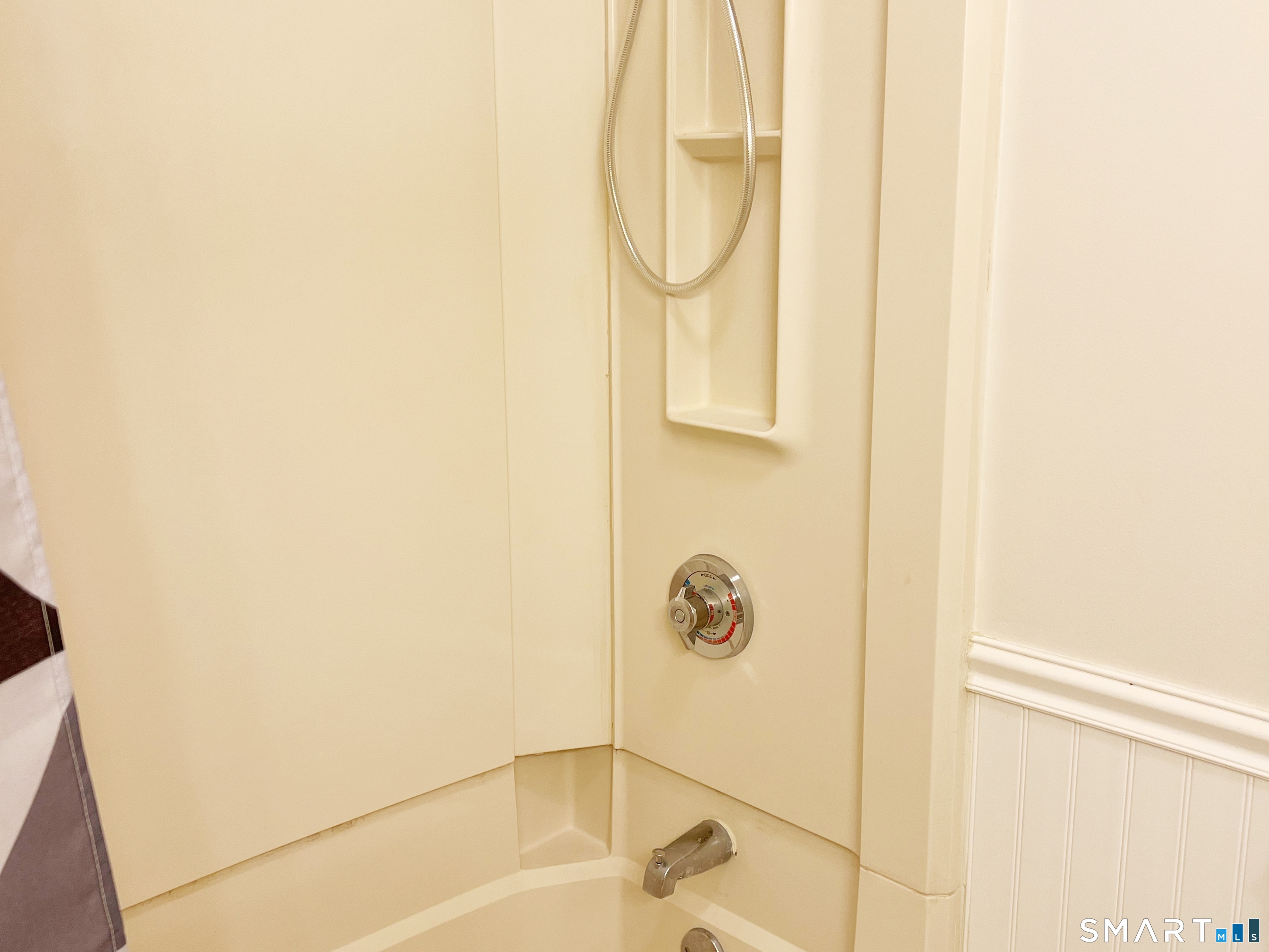 94 Wakefield Circle East Hartford CT 06118