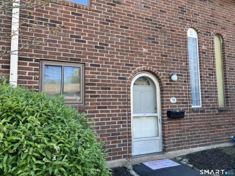 94 Wakefield Circle East Hartford CT 06118