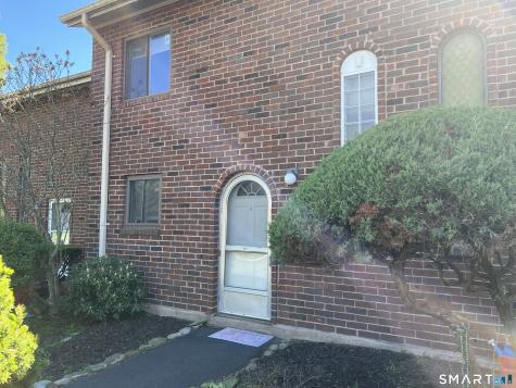 94 Wakefield Circle East Hartford CT 06118