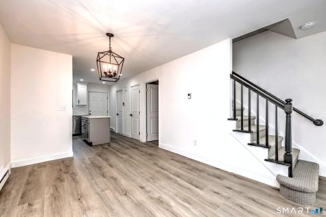 81 Sterling Village Meriden CT 06450