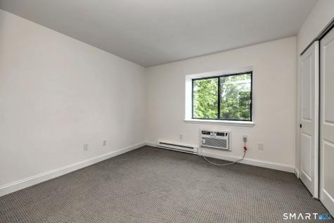 81 Sterling Village Meriden CT 06450