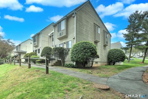 81 Sterling Village Meriden CT 06450