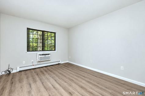 562 Swanson Crescent Milford CT 06461