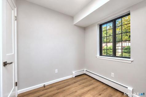 562 Swanson Crescent Milford CT 06461