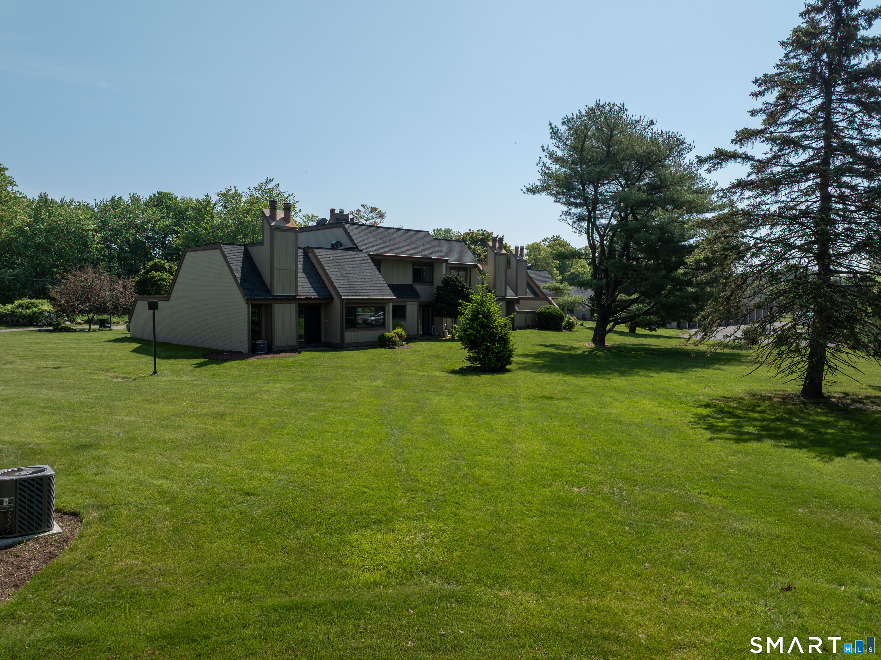 85 Viscount Drive Milford CT 06460