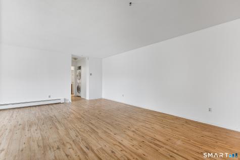 557 Glendale Avenue Bridgeport CT 06606