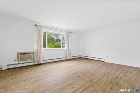 557 Glendale Avenue Bridgeport CT 06606