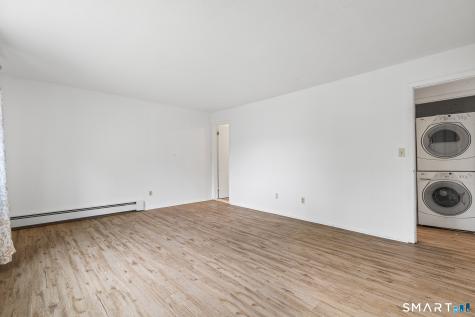 557 Glendale Avenue Bridgeport CT 06606