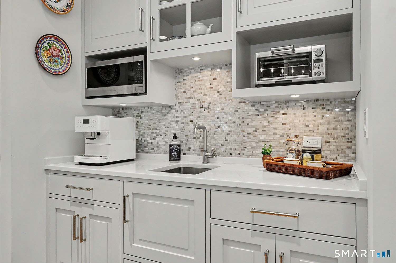 942 South Pine Creek Road Fairfield CT 06824