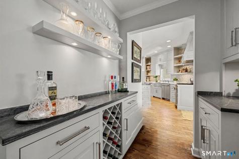 942 South Pine Creek Road Fairfield CT 06824