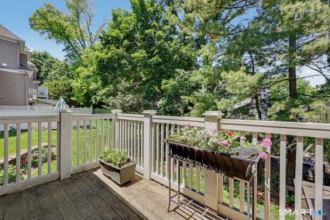 942 South Pine Creek Road Fairfield CT 06824